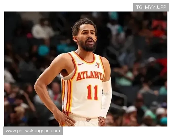 特雷·杨突破拉开场上空间 提升球队关键时刻得分效率