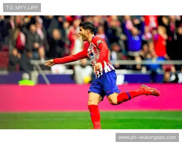 守门员犯规判罚要点：禁区内点球与红黄牌判定