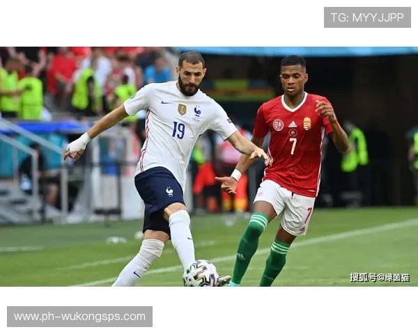 本泽马连续高位压制后防线助力球队关键战提升进攻威胁