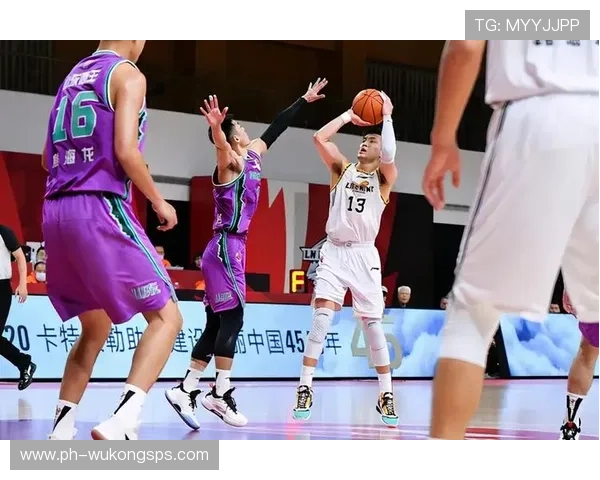 吉达联合全队针对防守漏洞进行加练备战下一轮联赛 吉达联合全队针对防守漏洞进行加练备战下一轮联赛
